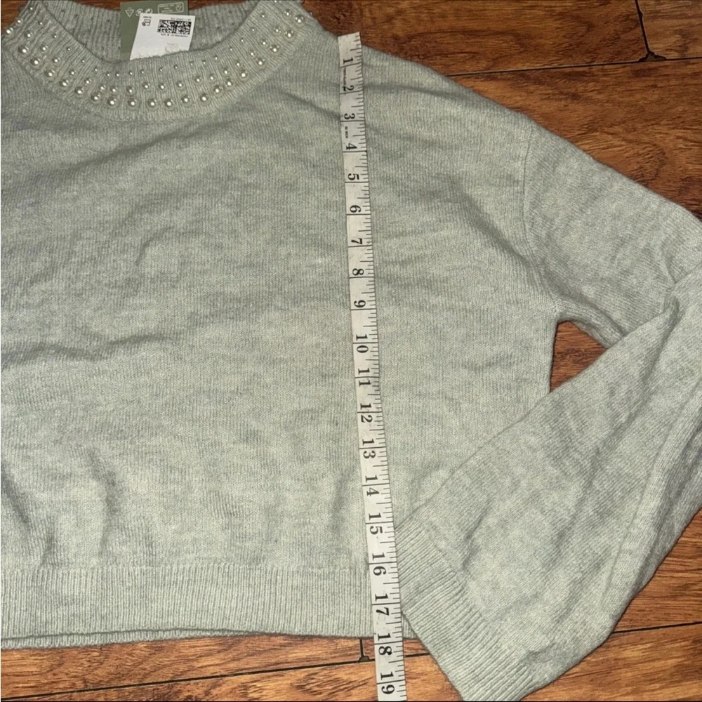 New H&M Crop Pearl Sweater Women's Size Medium